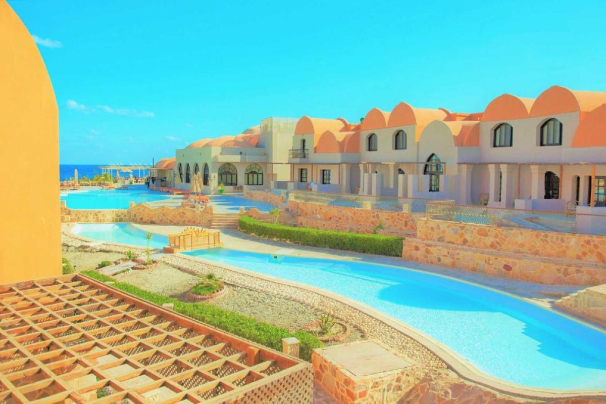 Rohanou Beach Resort