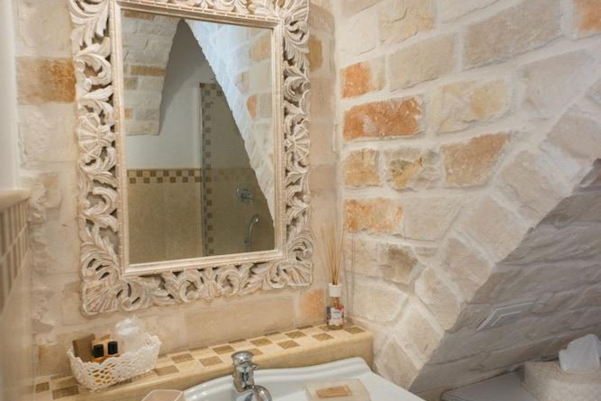 ROMANTIC TRULLI
