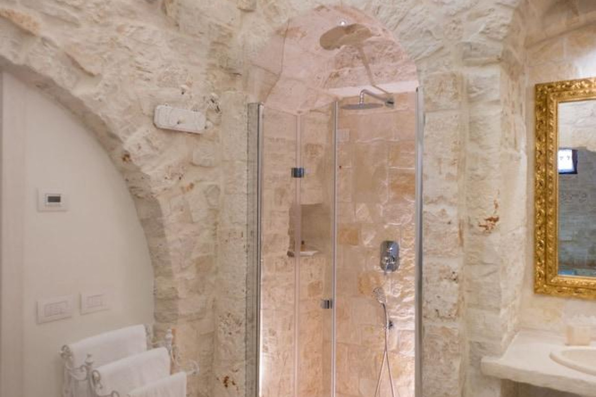 ROMANTIC TRULLI