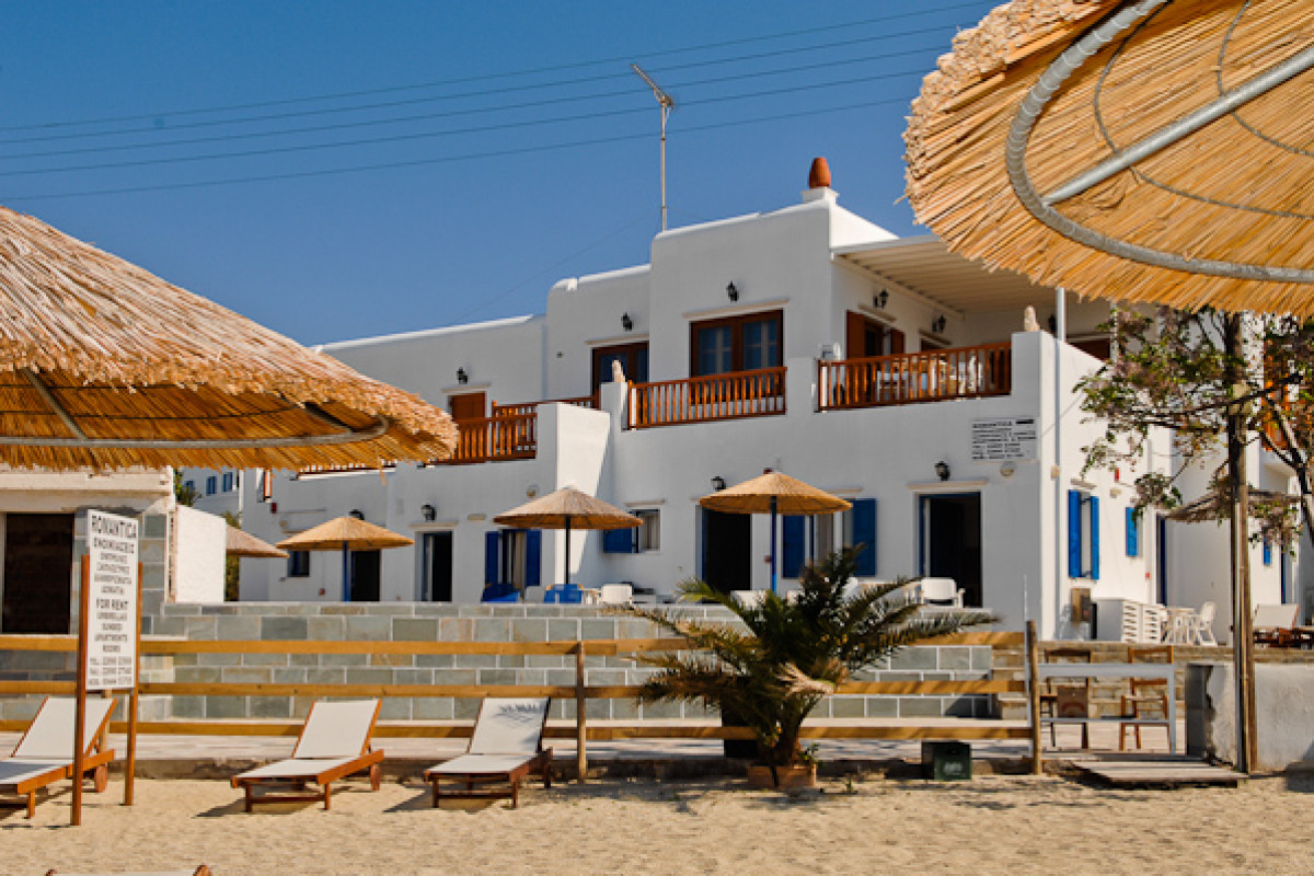 Romantika on the Beach