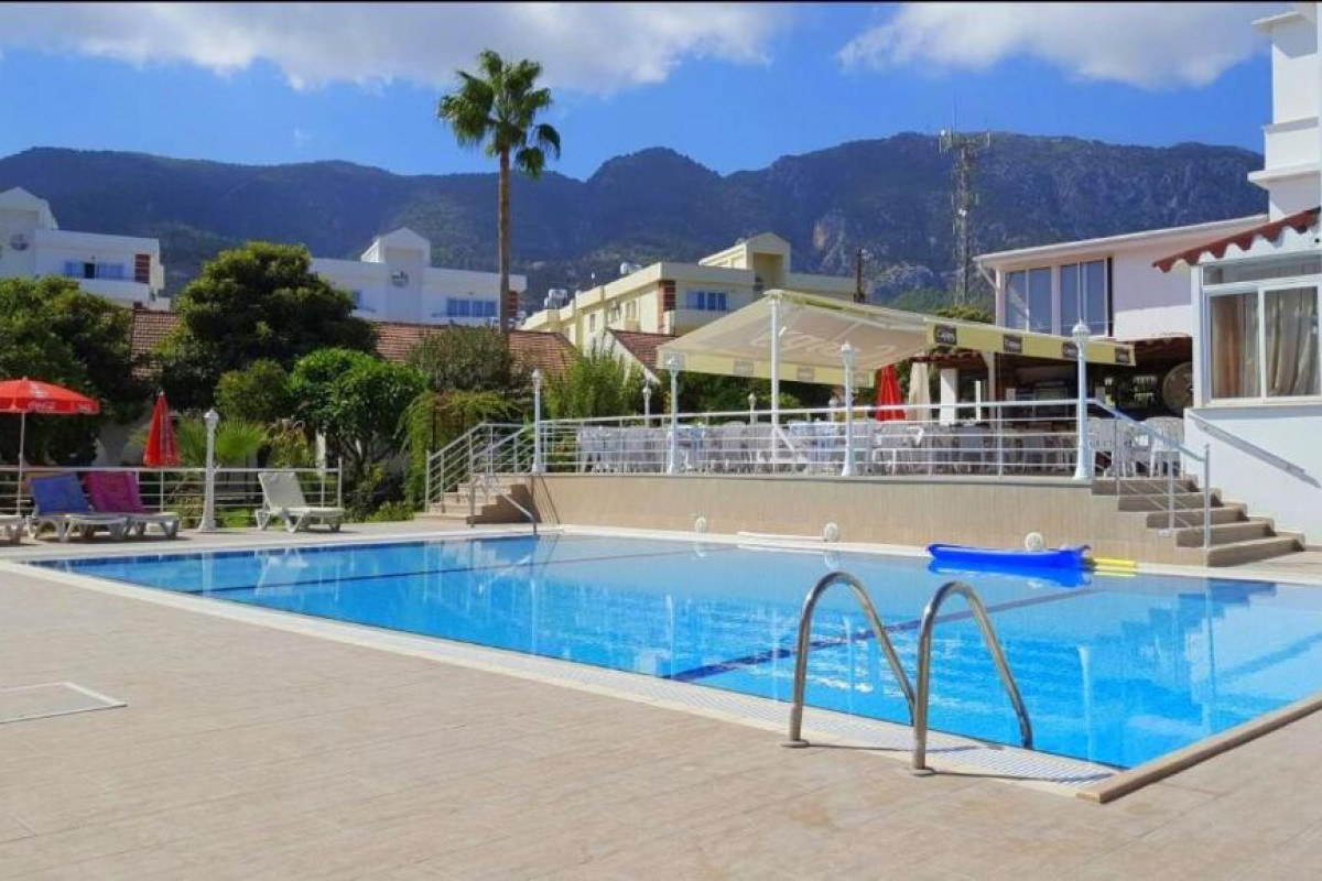 ROSE GARDENS HOLIDAY VILLAGE