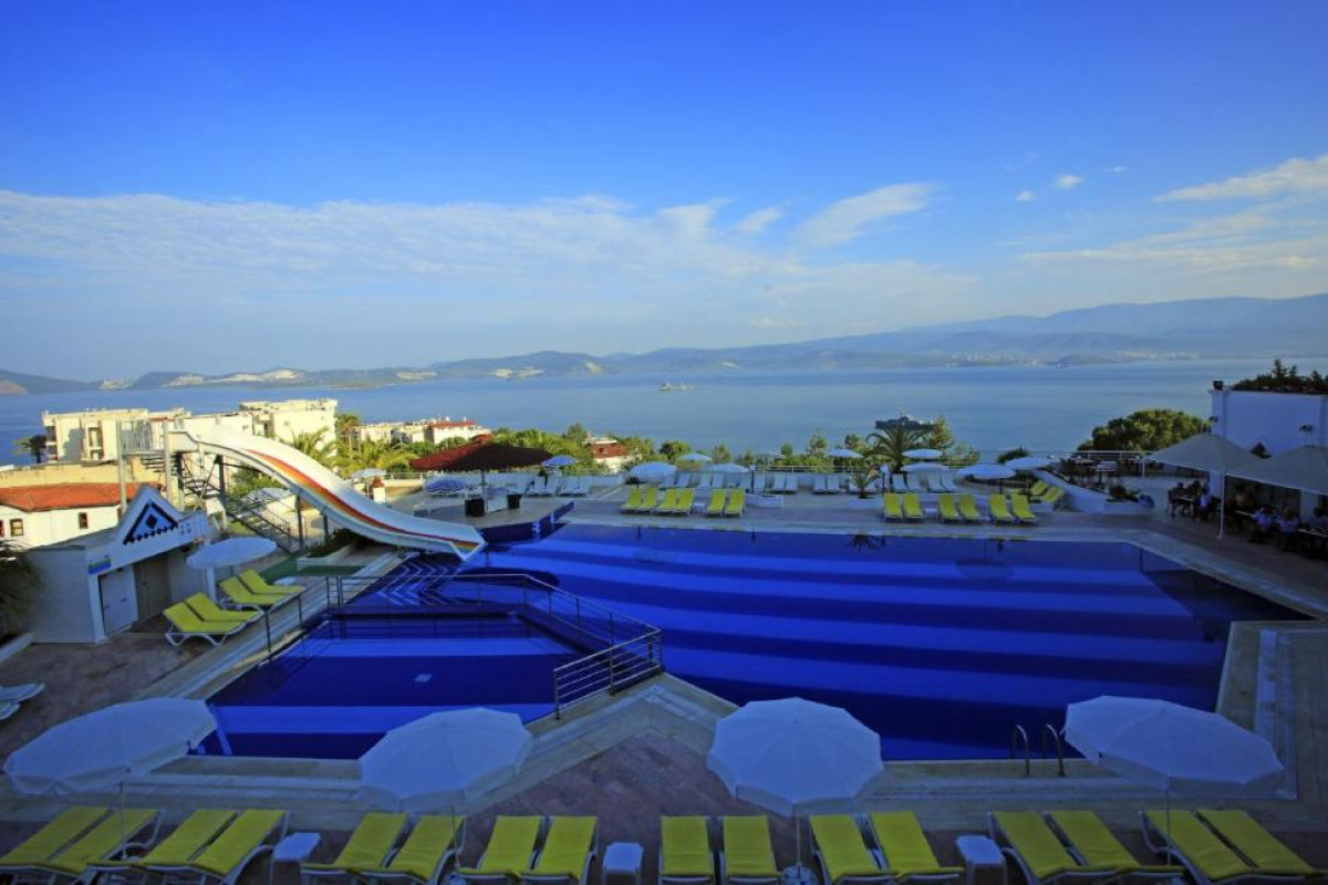 Roseira Beach Resort