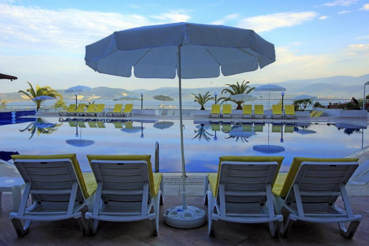 Roseira Beach Resort
