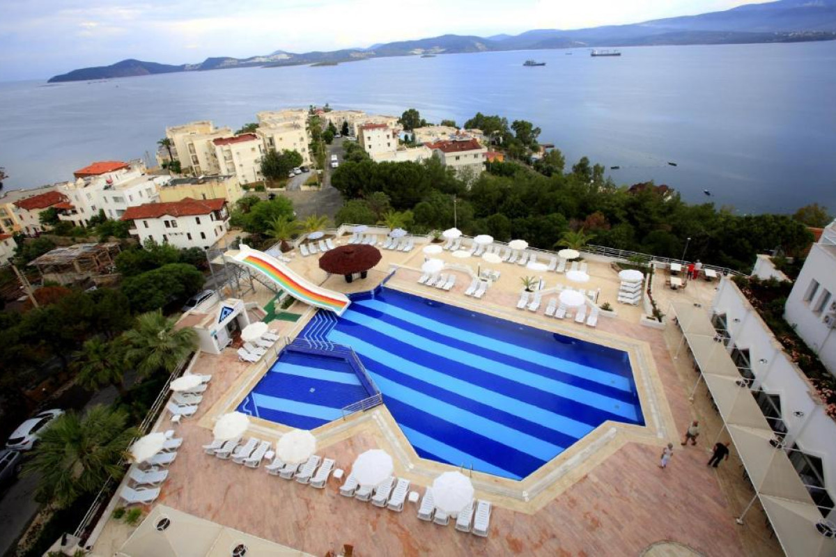 Roseira Beach Resort