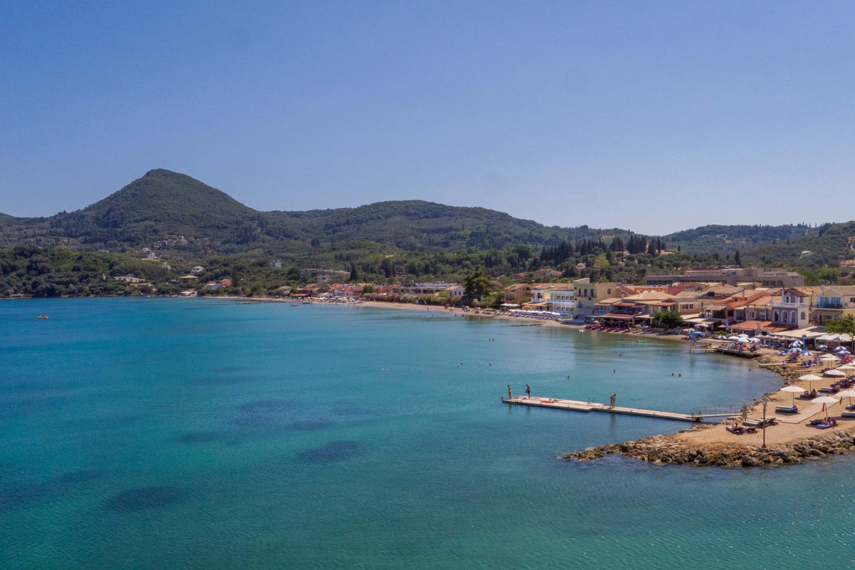 Rossis Beach Hotel