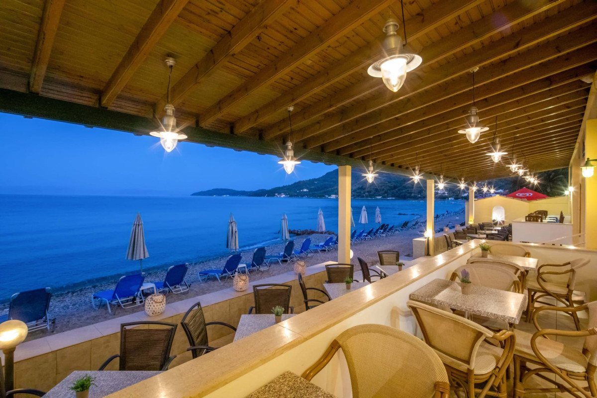 Rossis Beach Hotel