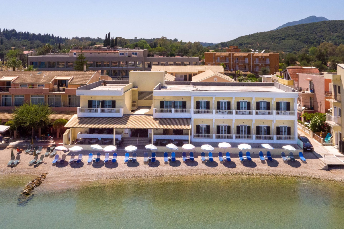 Rossis Beach Hotel