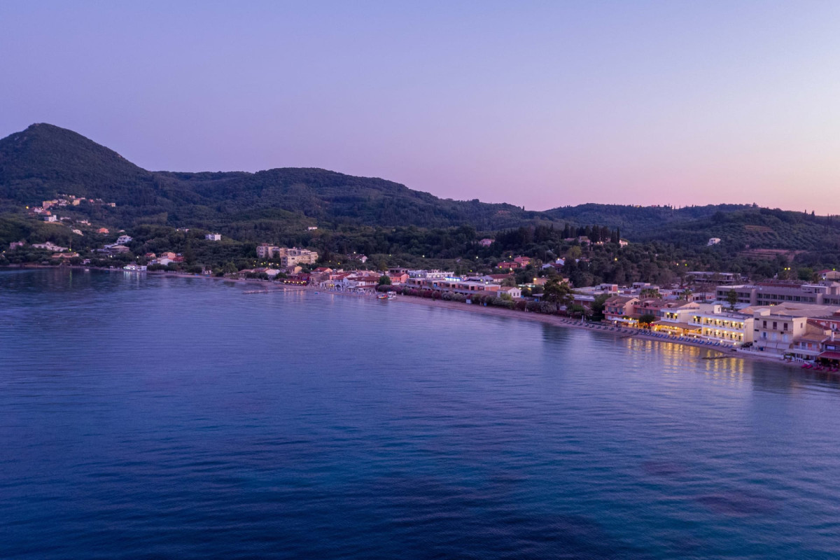 Rossis Beach Hotel