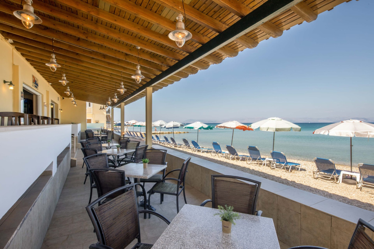 Rossis Beach Hotel
