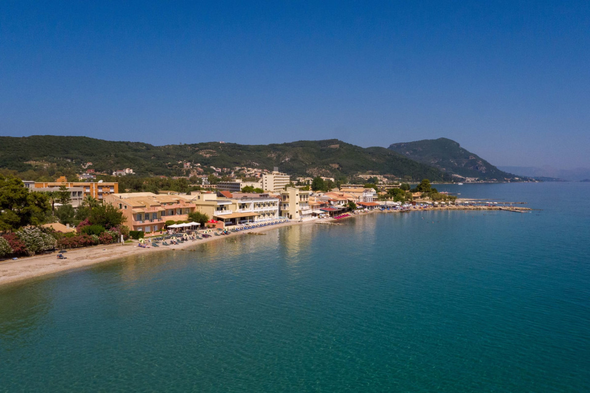 Rossis Beach Hotel