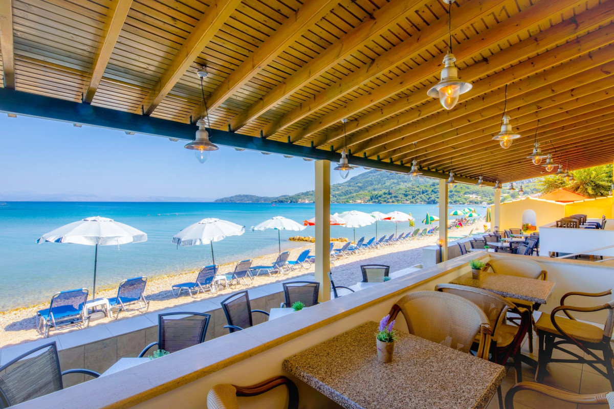 Rossis Beach Hotel