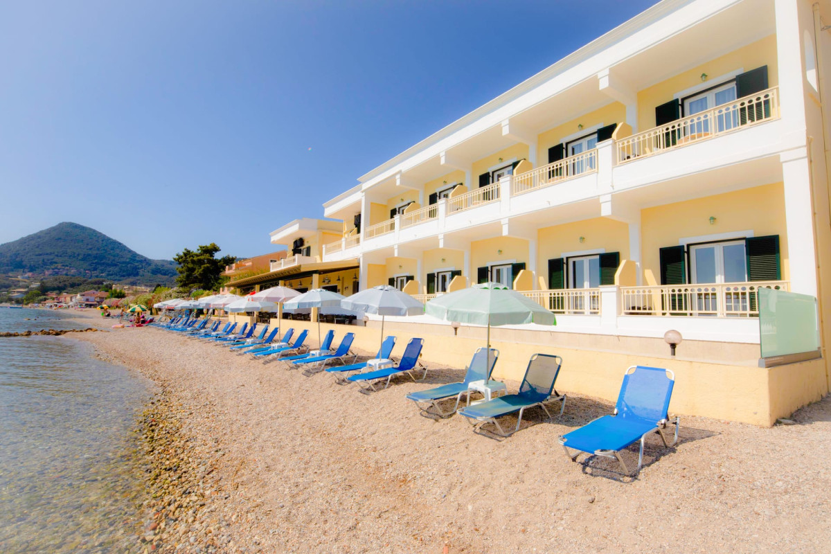 Rossis Beach Hotel