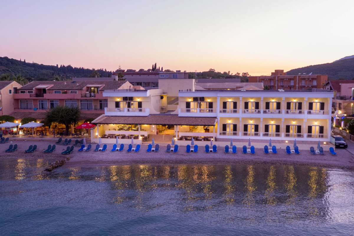 Rossis Beach Hotel