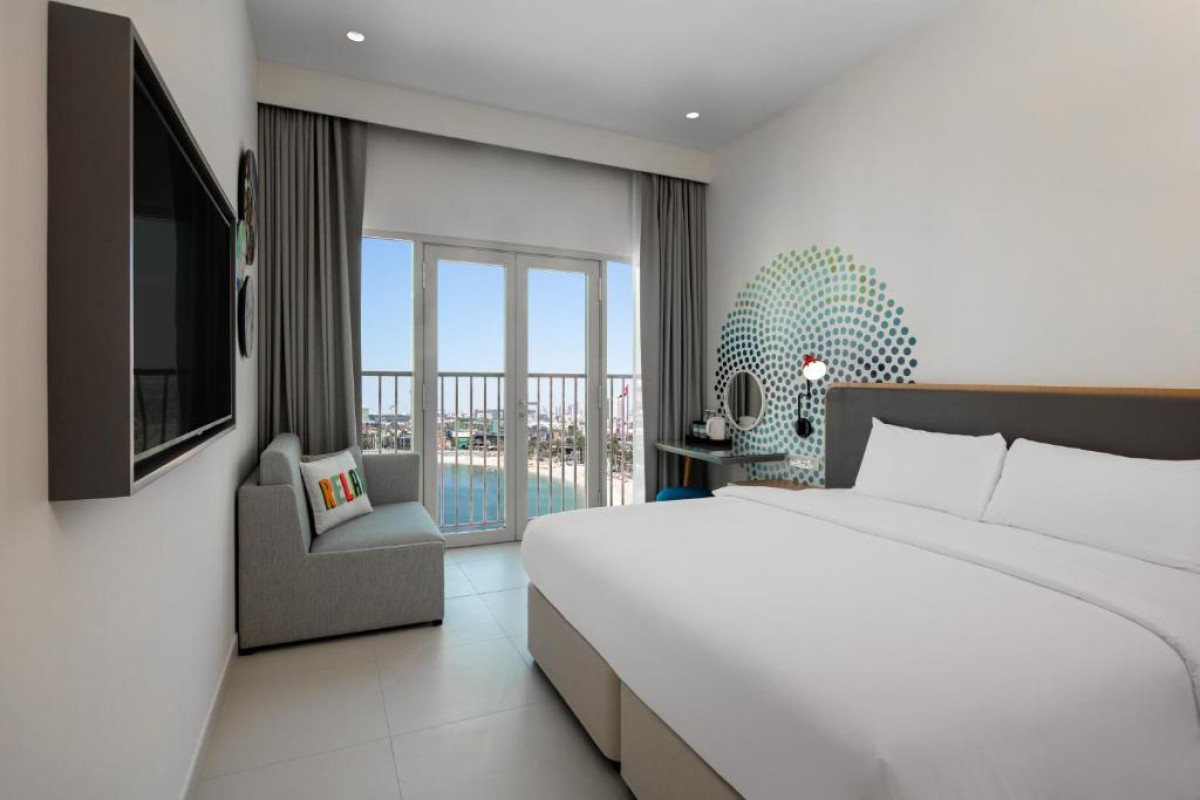 Rove La Mer Beach