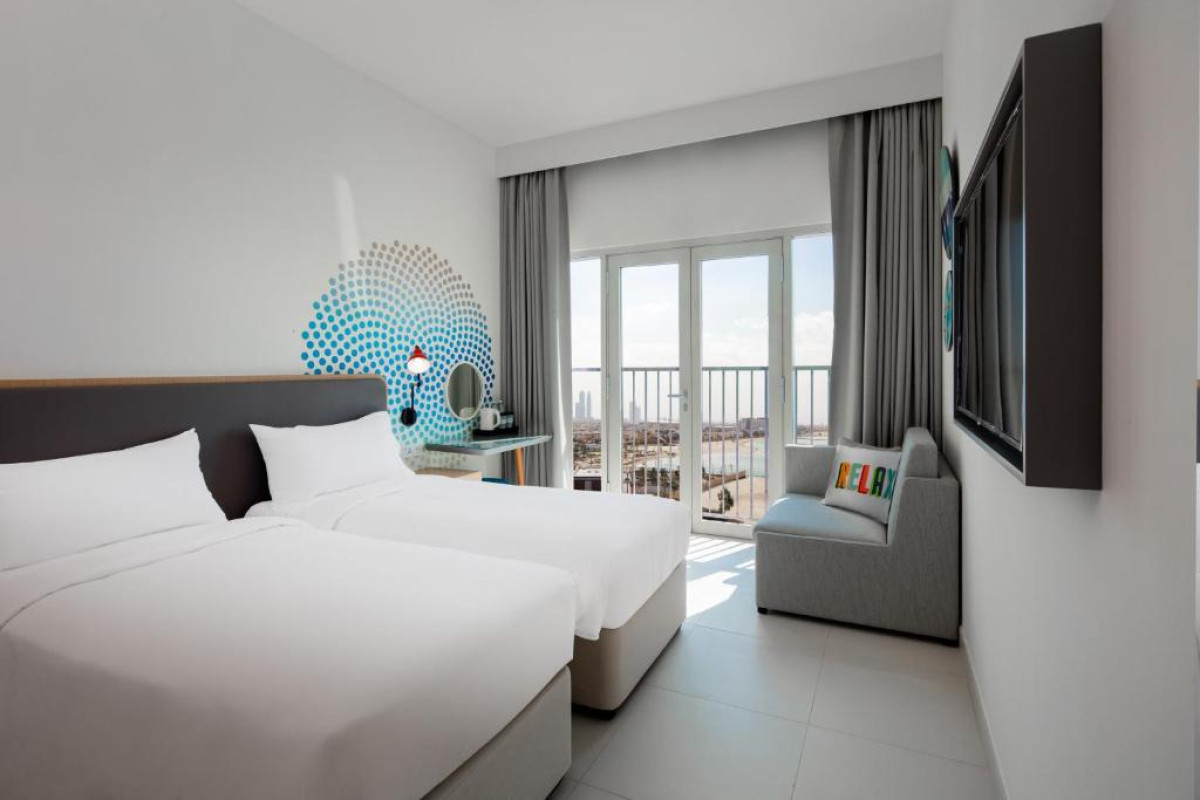 Rove La Mer Beach