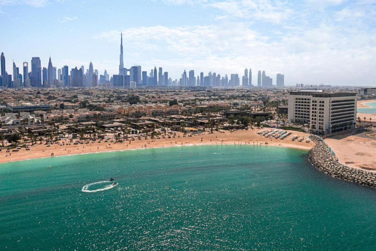 Rove La Mer Beach
