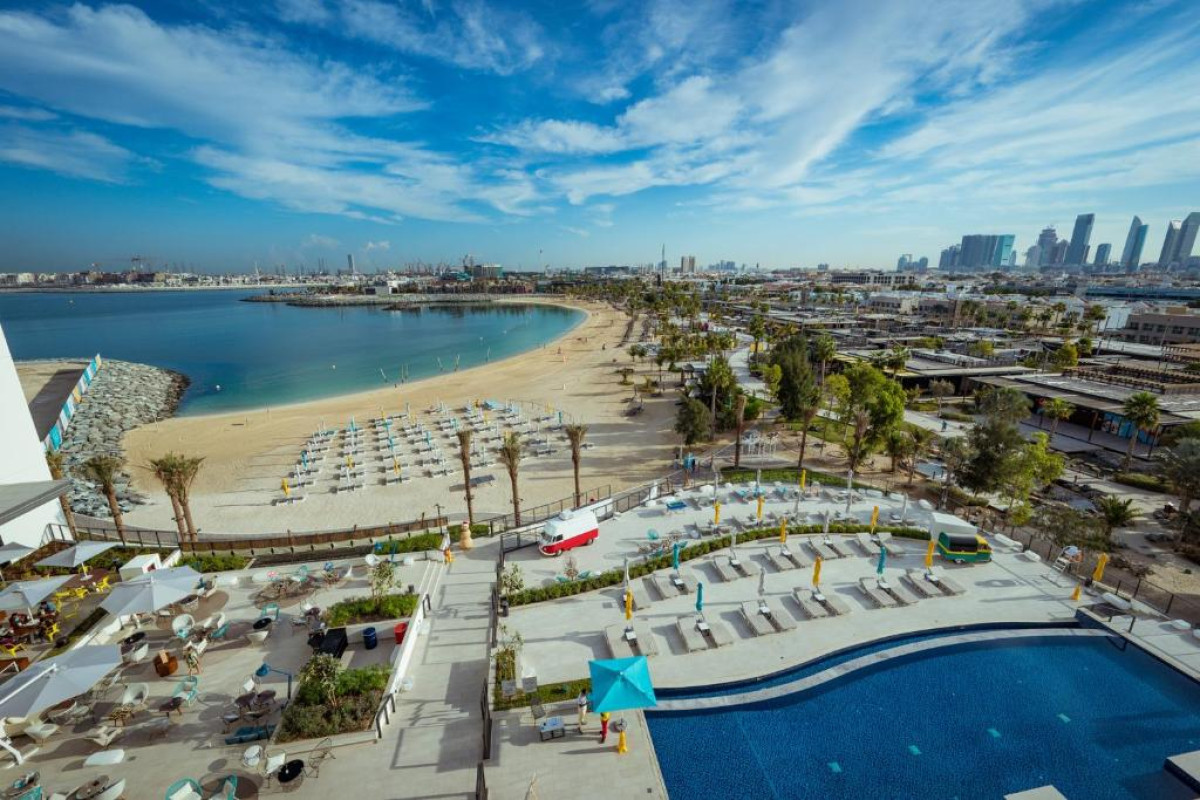 Rove La Mer Beach