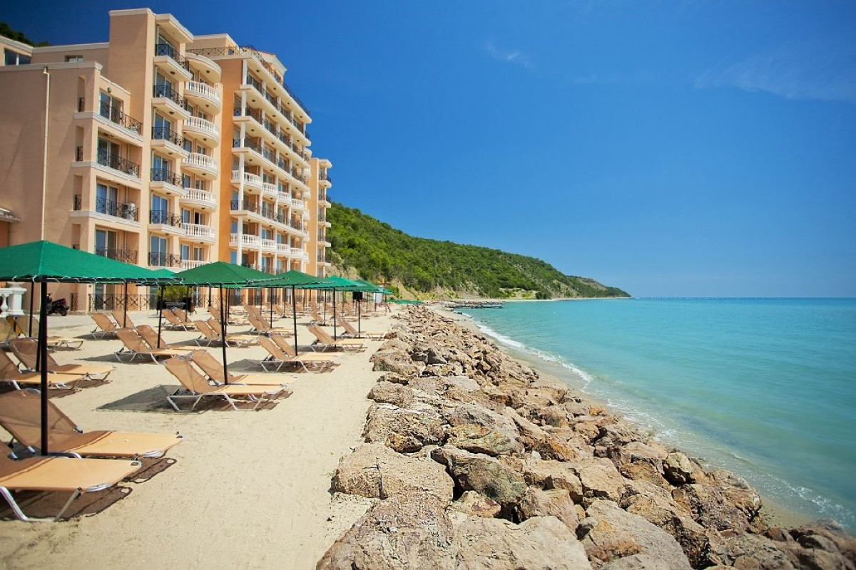 ROYAL BAY