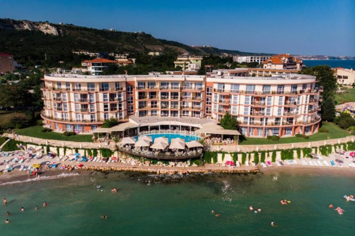 ROYAL BAY KAVARNA