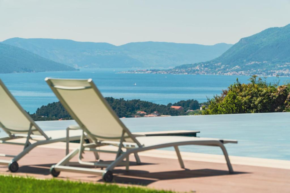Royal Blue Resort & Residences