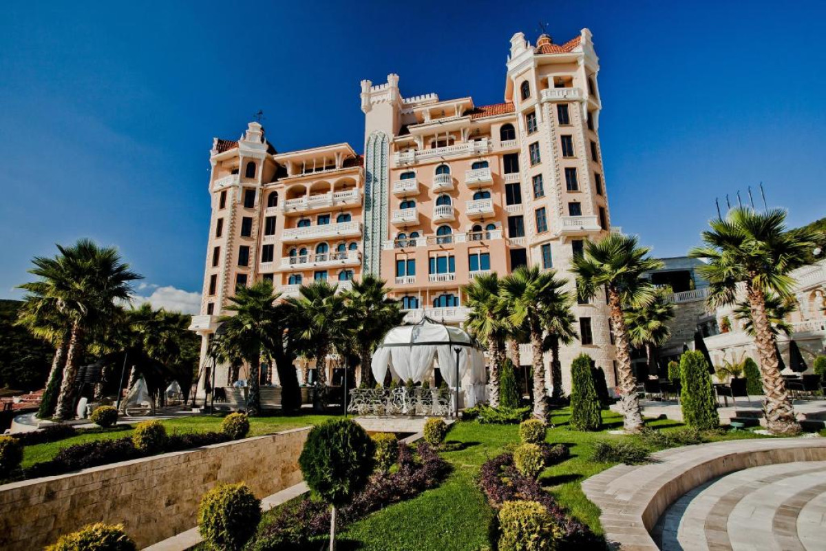 Royal Castle Design & SPA Hotel