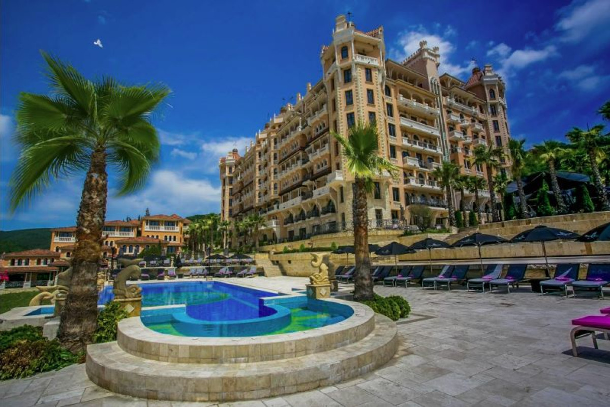 ROYAL CASTLE HOTEL DESIGN & SPA