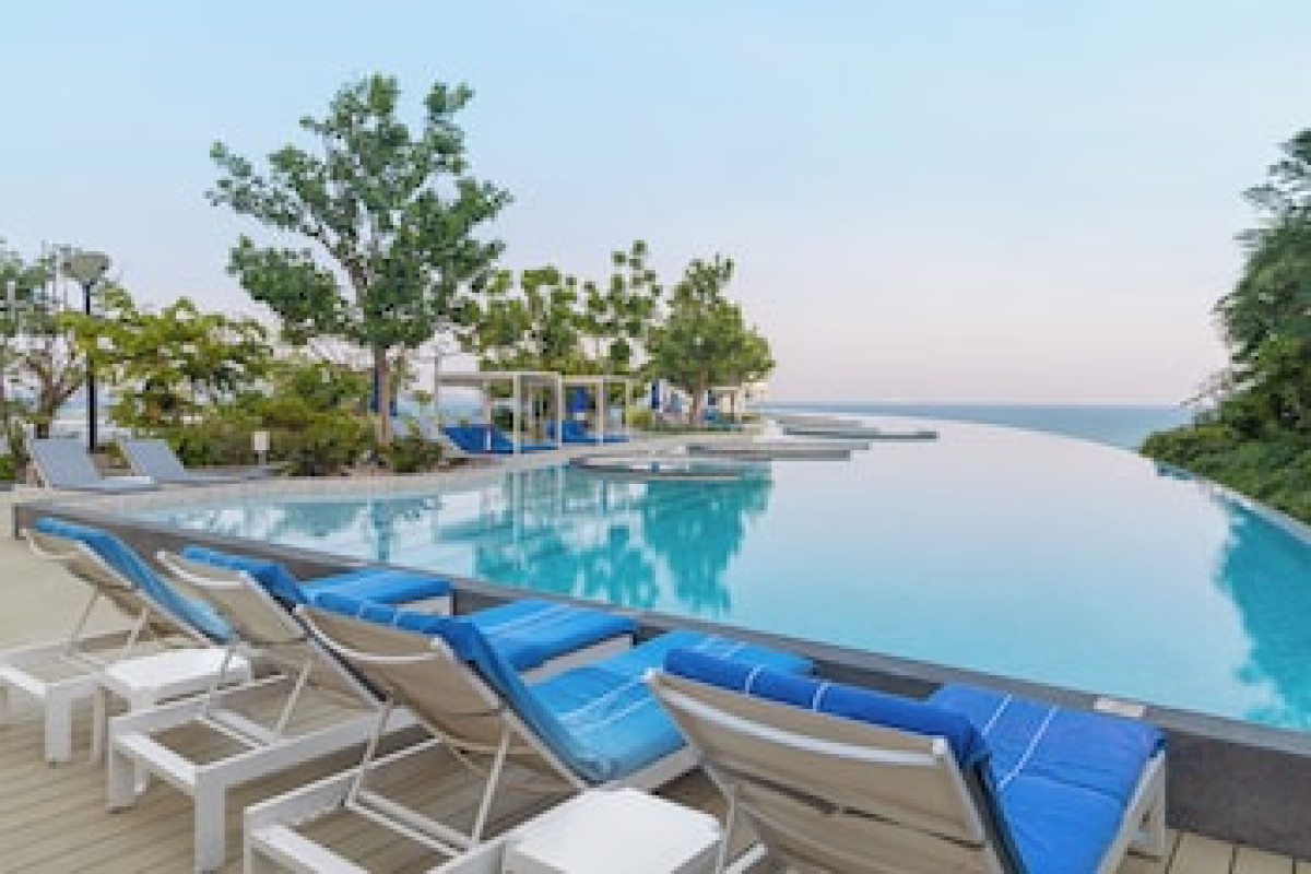 ROYAL CLIFF BEACH TERRACE