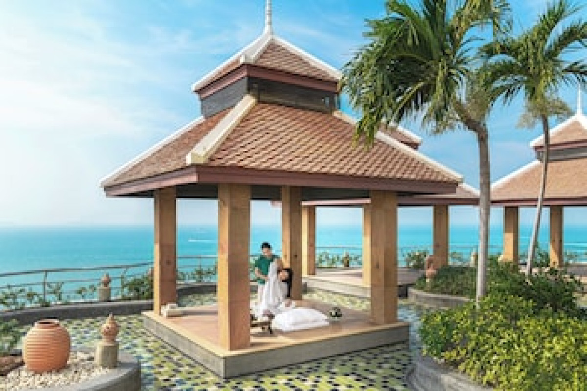 ROYAL CLIFF BEACH TERRACE