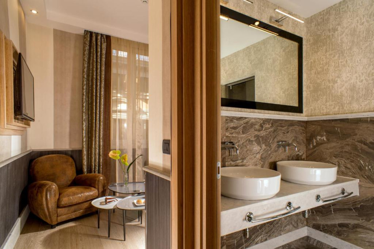 Royal Court Hotel