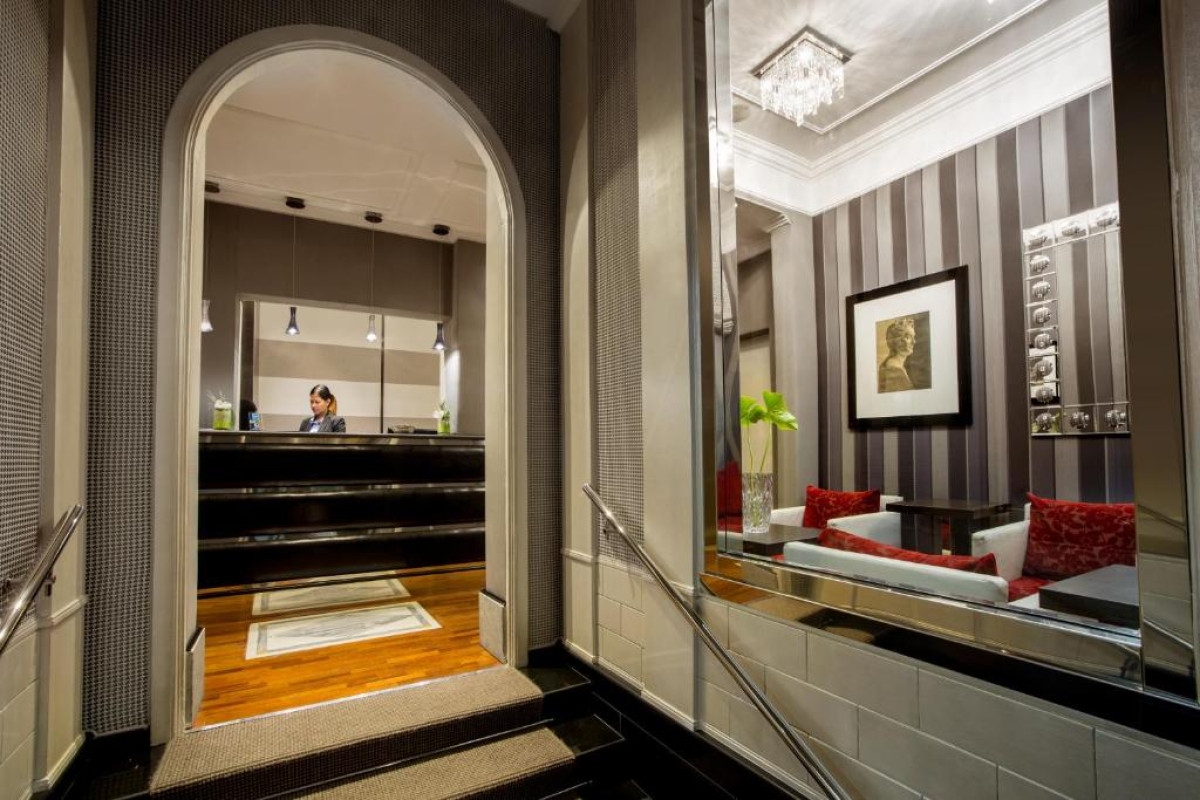 Royal Court Hotel