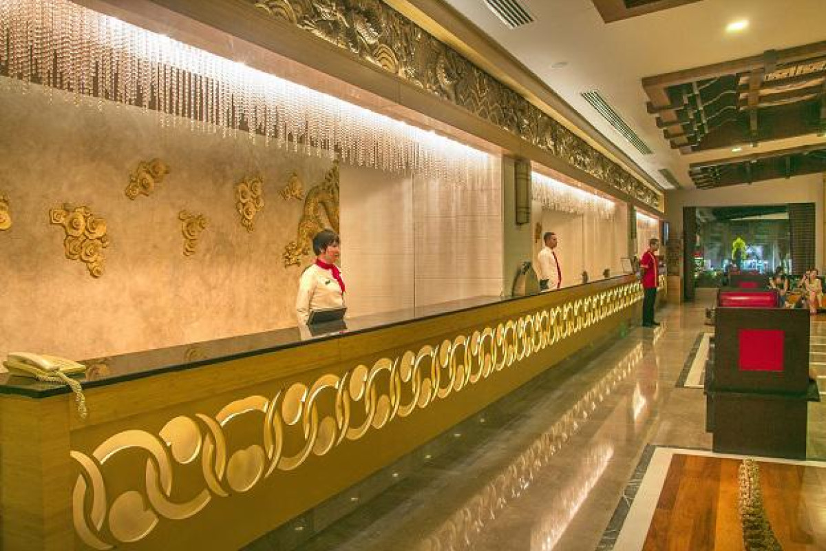 ROYAL DRAGON HOTEL WINTER