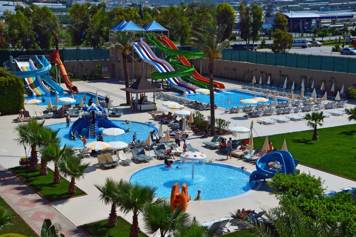 ROYAL GARDEN BEACH EX: ROYAL  SELECT & SUITE HOTEL