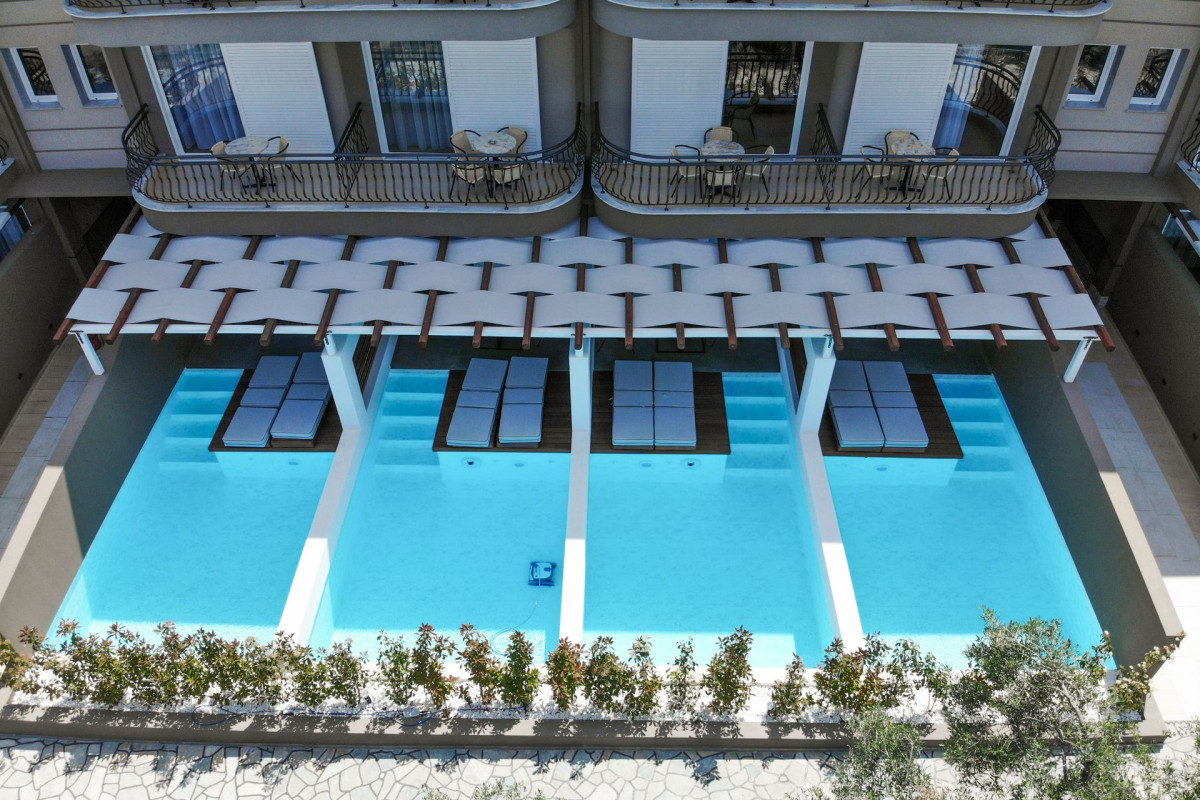 Royal Hotel and Suites
