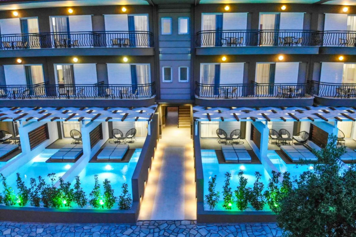 Royal Hotel Polichrono