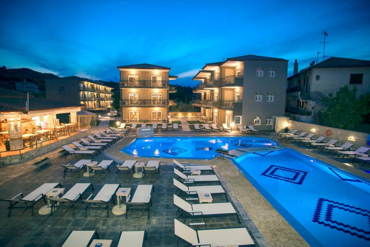 Royal Hotel Polichrono