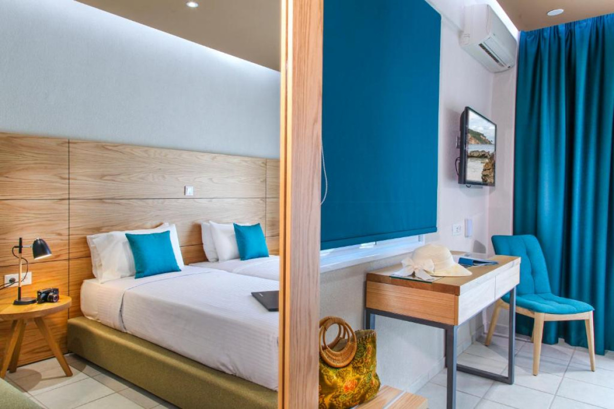 Royal Hotel & Suites