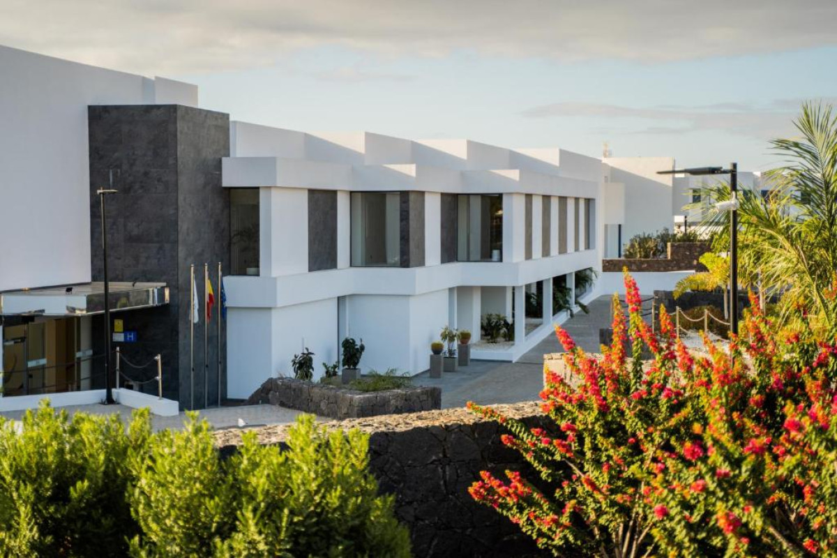 Royal Marina Suites Boutique Hotel