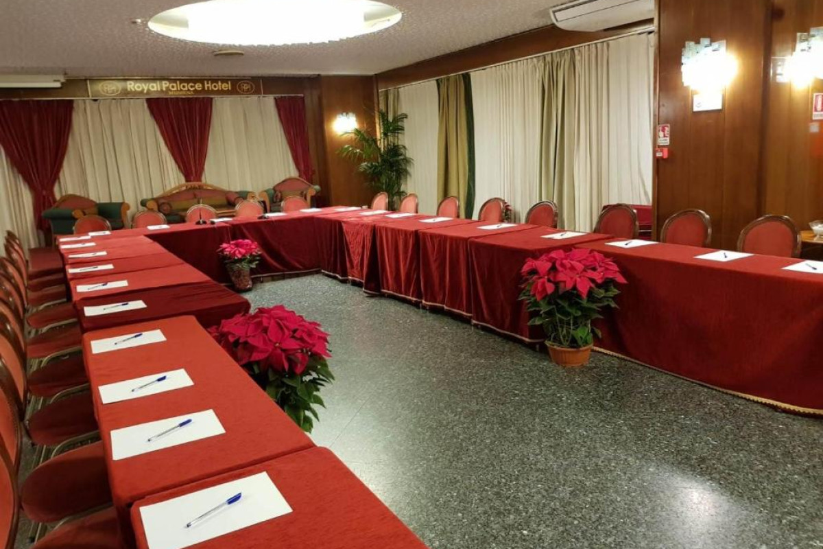Royal Palace Hotel