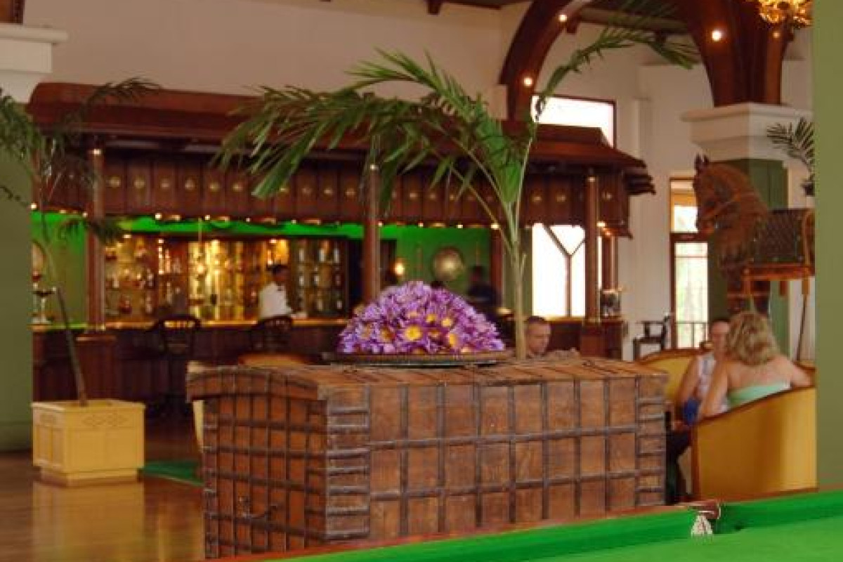 Royal Palms Beach Hotel