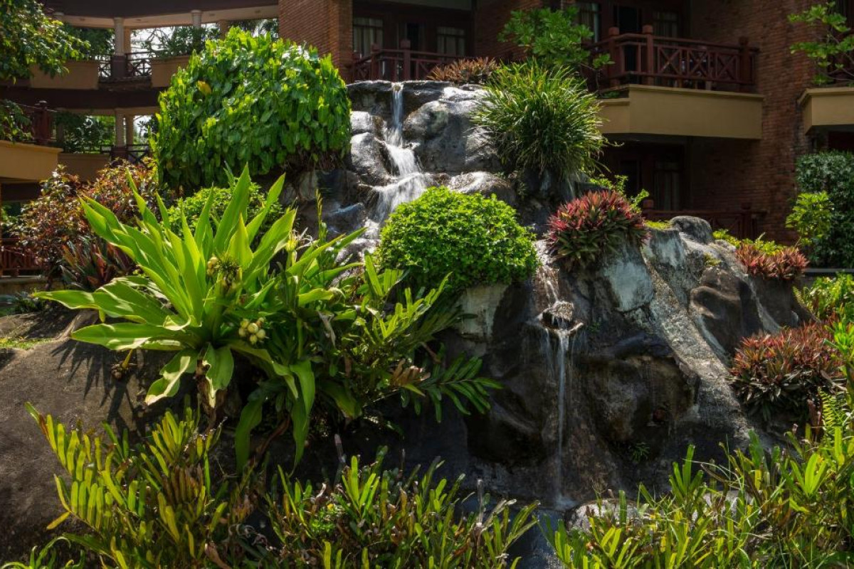 Royal Palms Beach Hotel