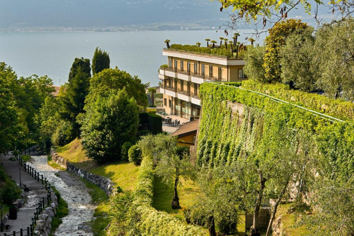 Royal Village Hotel