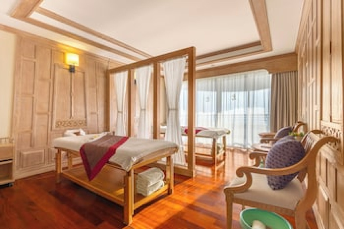 ROYAL WING SUITES & SPA