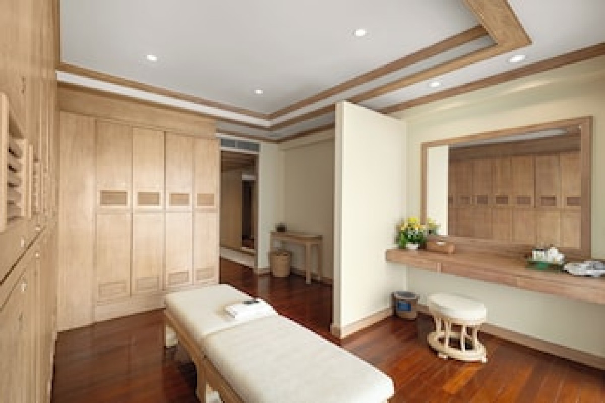 ROYAL WING SUITES & SPA