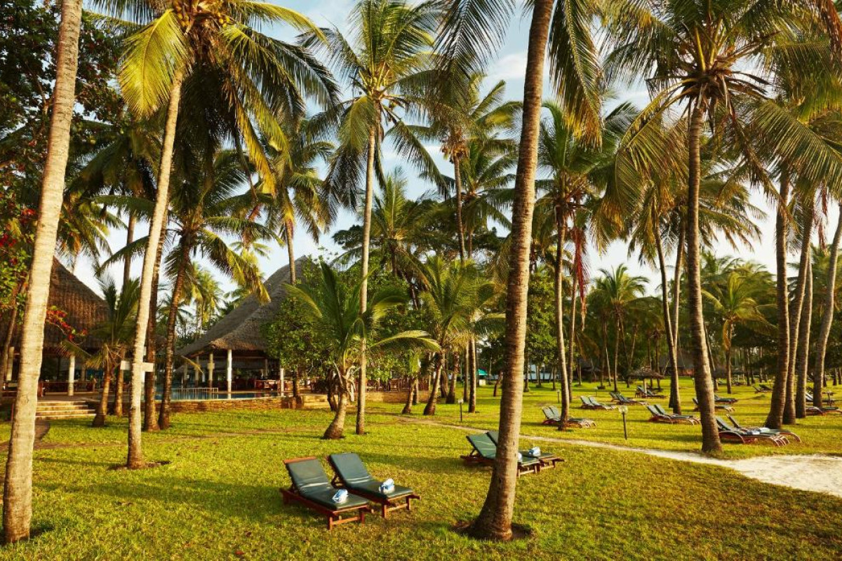 Safari Kenya si plaja Mombasa - Hotel Neptune Village Beach Resort 4*