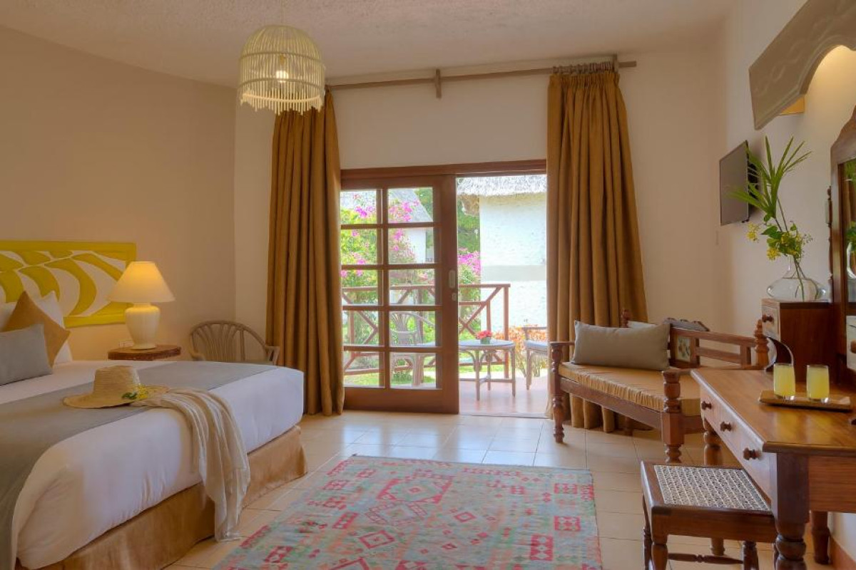 Safari Kenya si plaja Mombasa - Hotel Neptune Village Beach Resort 4*