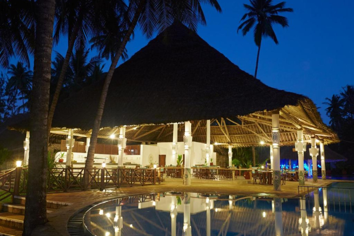 Safari Kenya si plaja Mombasa - Hotel Neptune Village Beach Resort 4*
