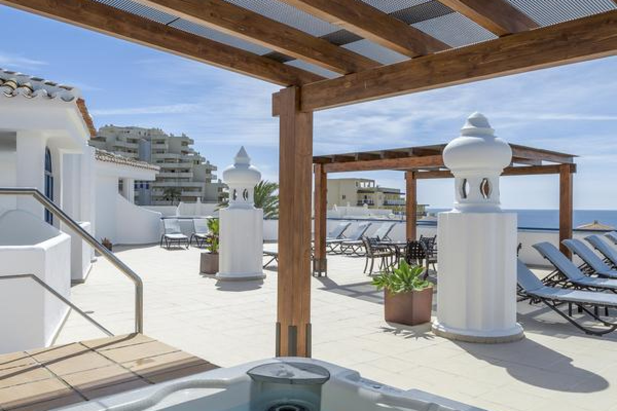 SAHARA SUNSET CLUB BY DIAMOND RESORTS
