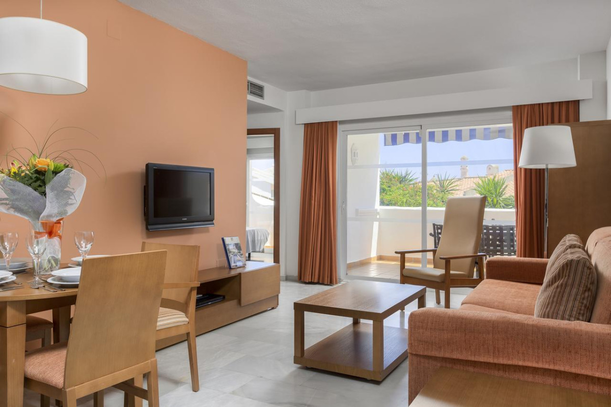 SAHARA SUNSET CLUB BY DIAMOND RESORTS