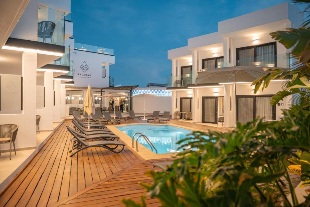 Saladar Suites Boutique