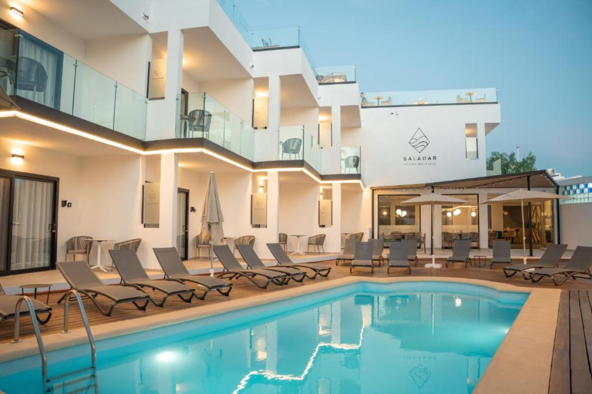 Saladar Suites Boutique